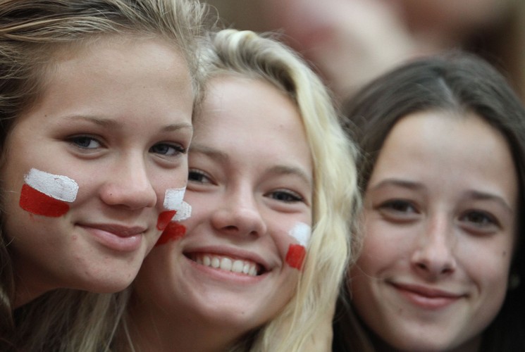 Prezydent Komorowski przemówił. Piękne Polki na trybunach. Efektowne otwarcie MŚ
