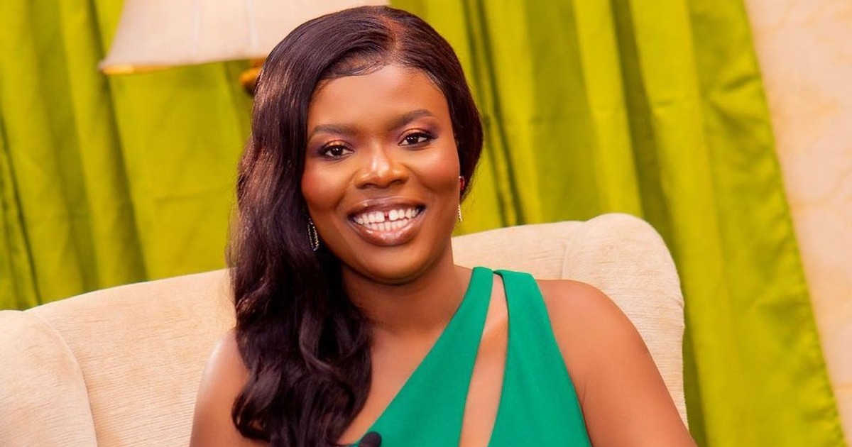 Delay details how Top Radio bosses halted her radio debut, claiming they didn't know her - Vimarsana News