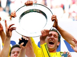 Bramkarz Ajaksu... upuścił mistrzowską paterę. Zobacz wideo