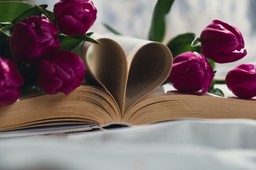 Wzruszające arcydzieła o miłości. Podstępny QUIZ dla romantycznych moli książkowych