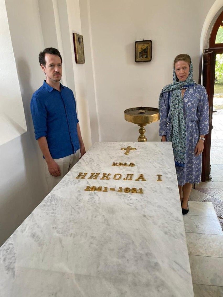 Na grobu kralja Nikole