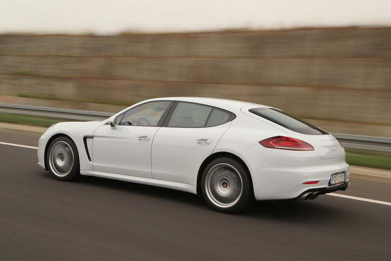 Porsche Panamera 4 Edition