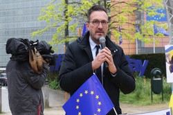 Sekretarz stanu Brukseli podał się do dymisji. To efekt zamieszania wokół irańskiego burmistrza