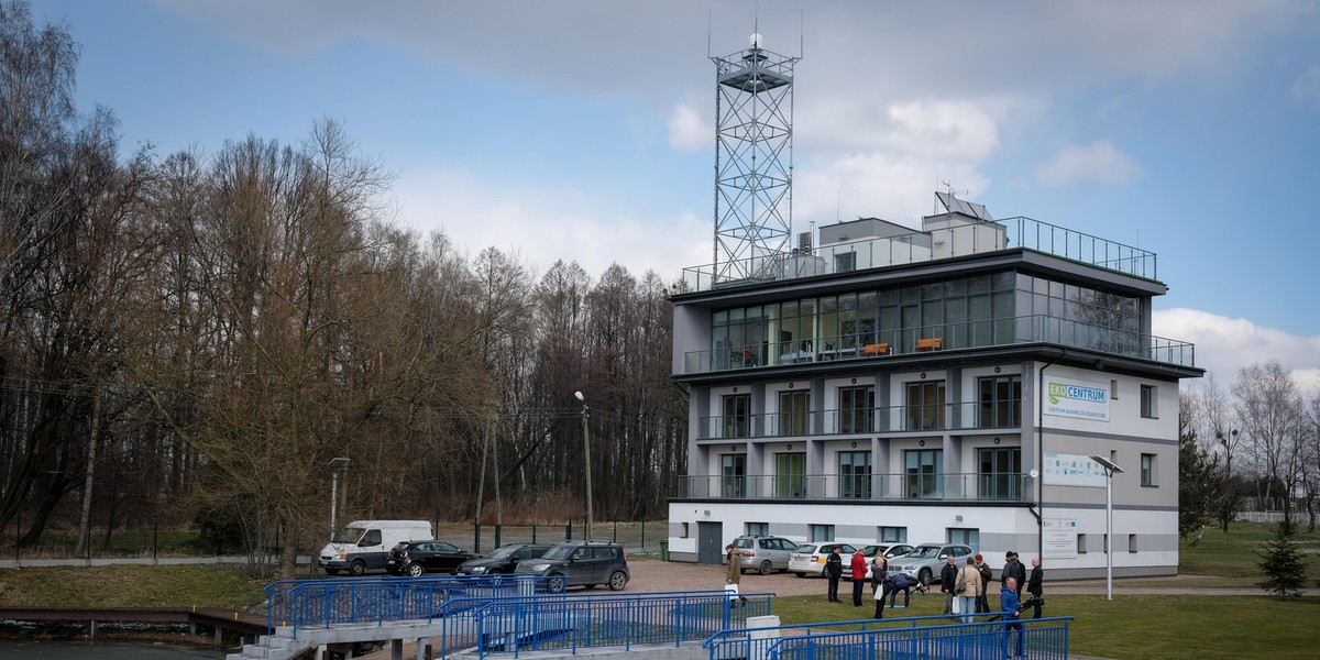 Nowoczesny radar stanął na budynku Terenowego Centrum Badawczego w Goczałkowicach