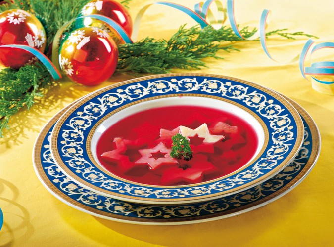 Barszcz czerwony z ziemniakami