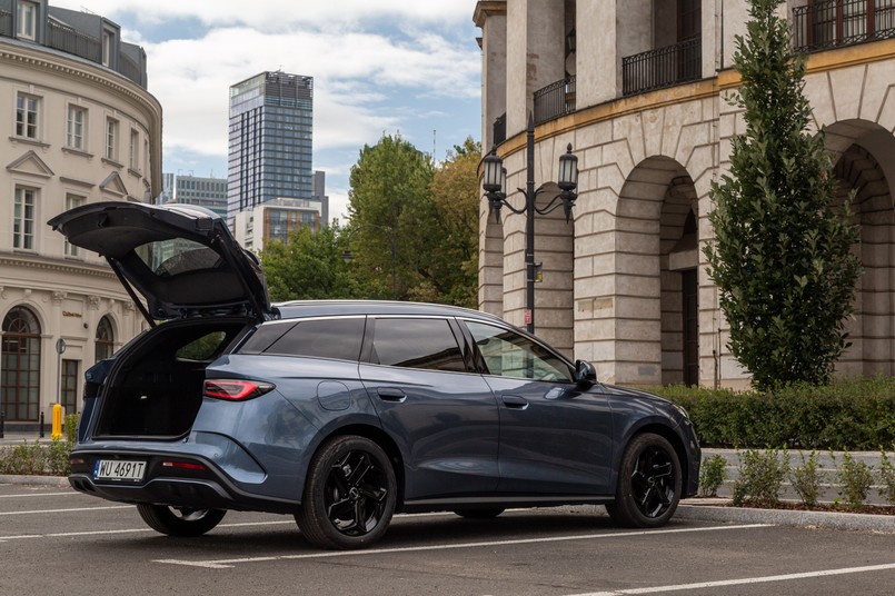 BYD Seal 6 DM-i Touring