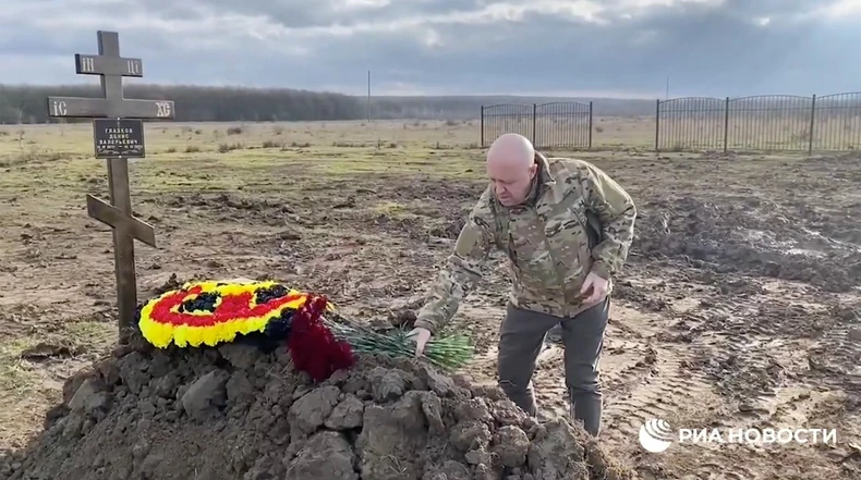 Jevgenij Prigožin na grobu borca Vagnera u regionu Krasnodara 2. januara