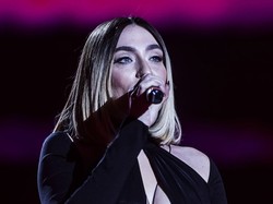 Piosenkarka popisała się biustem na koncercie z okazji Święta Pracy. FOTO