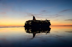 Desant z helikoptera i atak motorówek. Tak rebelianci z Jemenu zajęli statek [WIDEO]