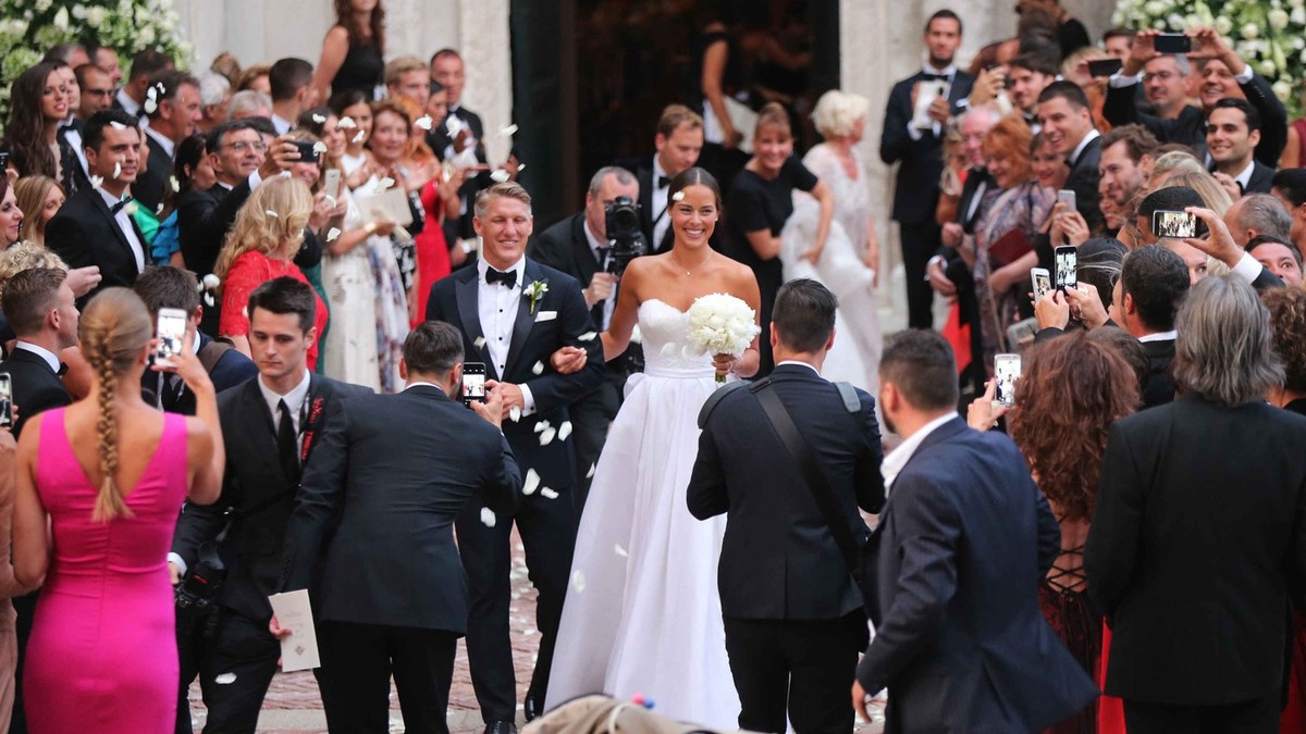 Bastijan Švajnštajger i Ana Ivanović posle crkvenog venčanja u Veneciji 2016. godine 