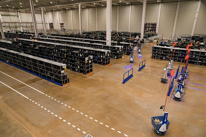 IKEA i FM Logistic przyspieszają. Dzięki robotom skrócą czas realizacji  zamówień online - Forsal.pl