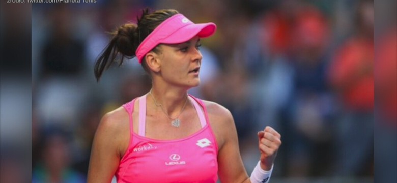 150 minut walki, łzy przeciwniczki i upragniony awans. Radwańska w ćwierćfinale Australian Open [WIDEO]