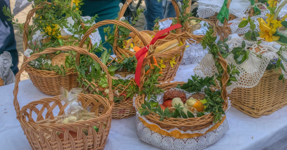Koszyk wielkanocny droższy w tym roku. Ekonomiści podali wyliczenia
