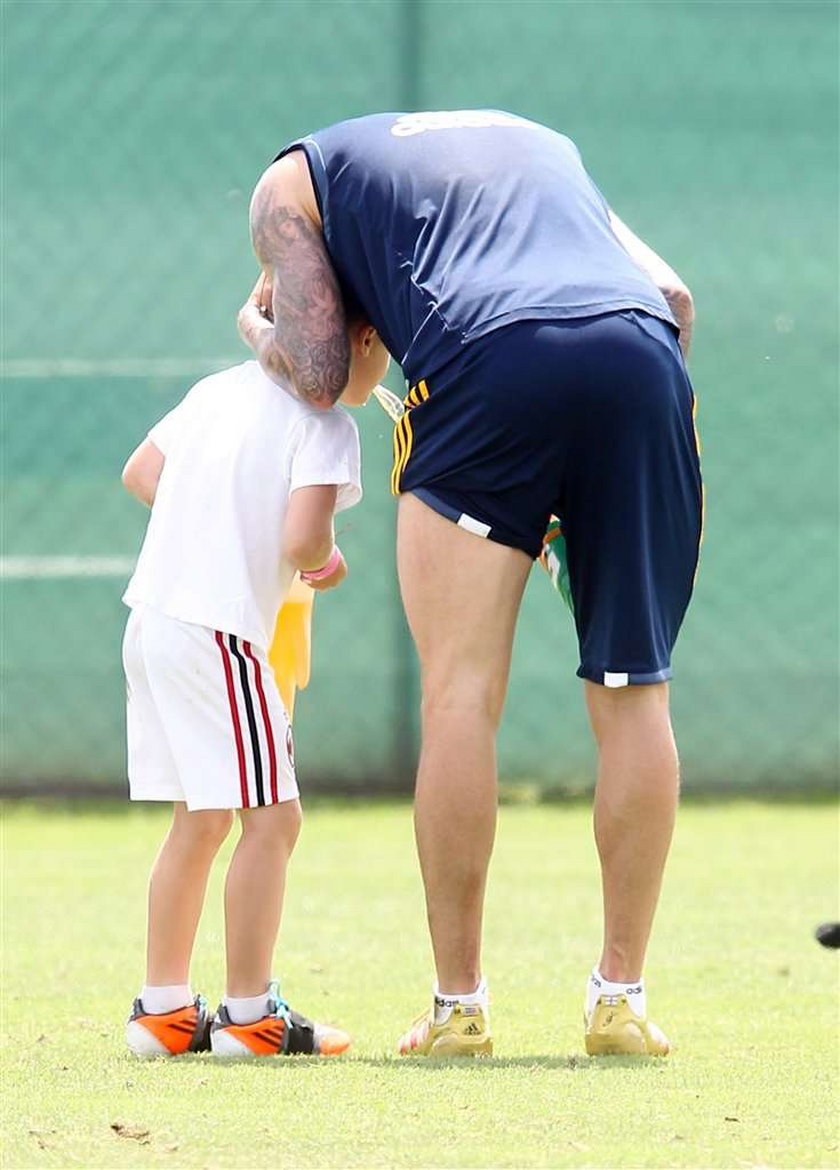 Beckham uczy synów gry w piłkę