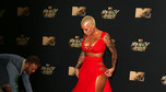 Amber Rose w sukni z głębokim dekoltem na imprezie MTV Movie &amp;  TV Awards 2017