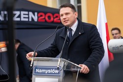 Najnowszy sondaż prezydencki. Rośnie różnica między Nawrockim a Mentzenem