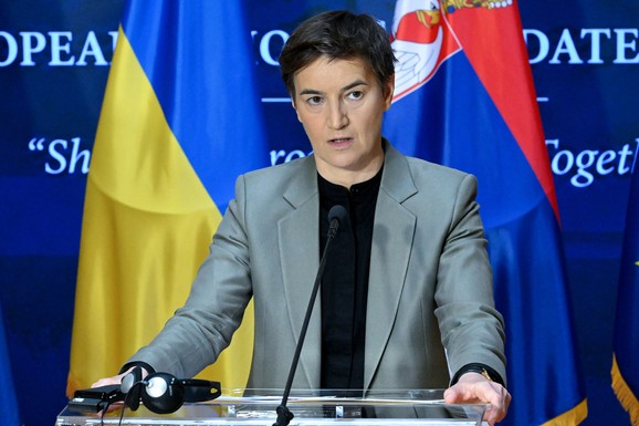 "DA LI ĆE PRIHVATITI PRUŽENU RUKU?" Brnabić: Vučić još jednom pozvao na dijalog, dijalog je lekovit