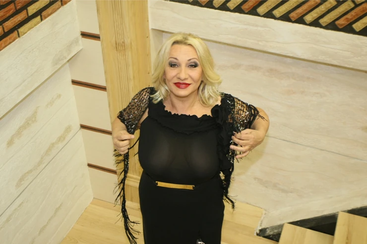 "Od bakšiša sam mogla da kupim tri stana u centru Beograda": Velika ispovest Vesne Zmijanac o zaradi i karijeri - Vimarsana News