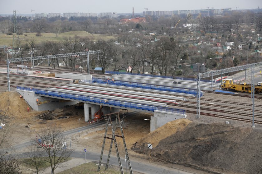 Wiadukt kolejowy nad ul. Starogroblową we Wrocławiu