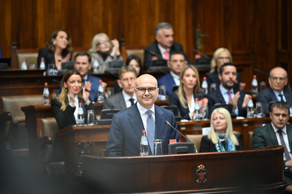 IZABRANA NOVA VLADA SRBIJE Poslanici glasali, uskoro polaganje zakletve (VIDEO)