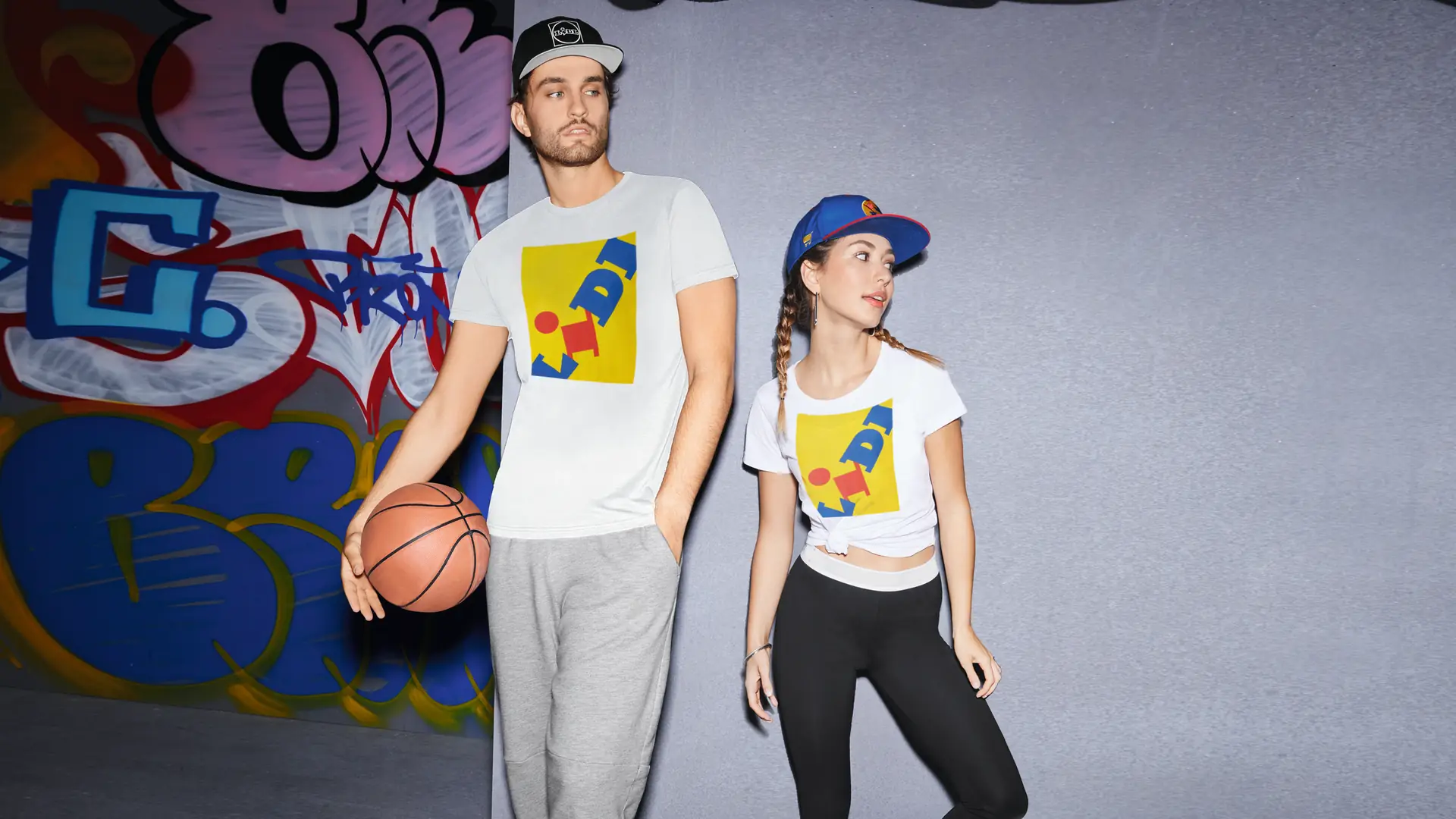 Lidl stawia na streetwear. Klapki, skarpety i T-shirt z logo sieci od poniedziałku w sklepach