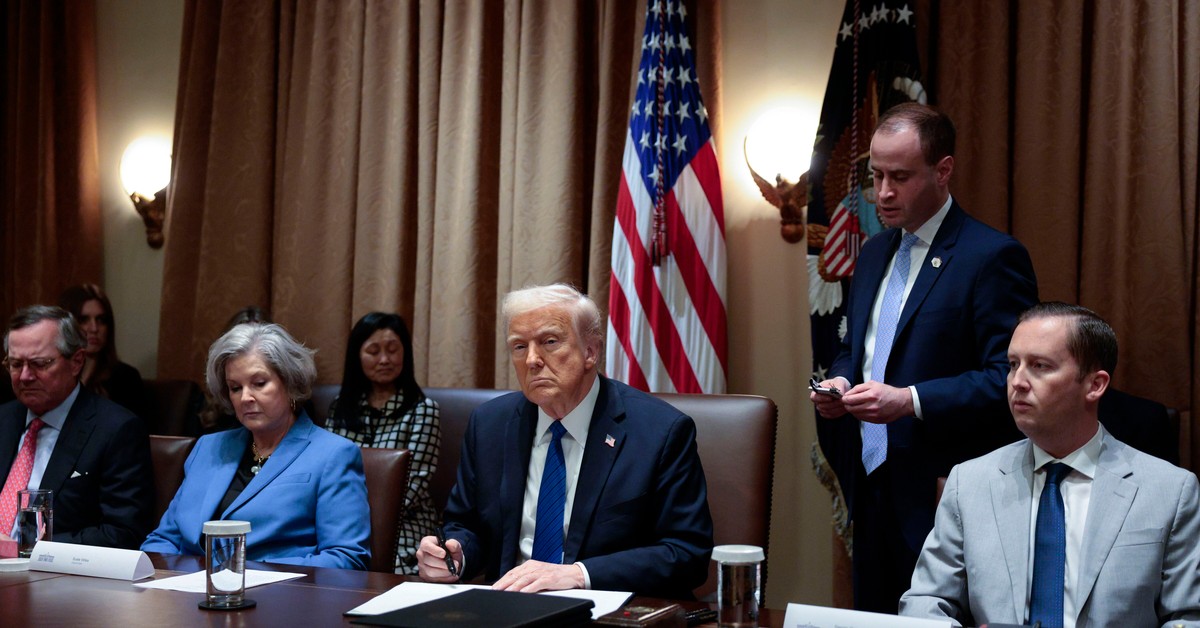 Wyciek tajnych danych w USA. Doradca Trumpa bierze "pełną odpowiedzialność"
