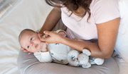 Karmienie mieszane niemowląt - kiedy stosować? Zasady karmienia mieszanego