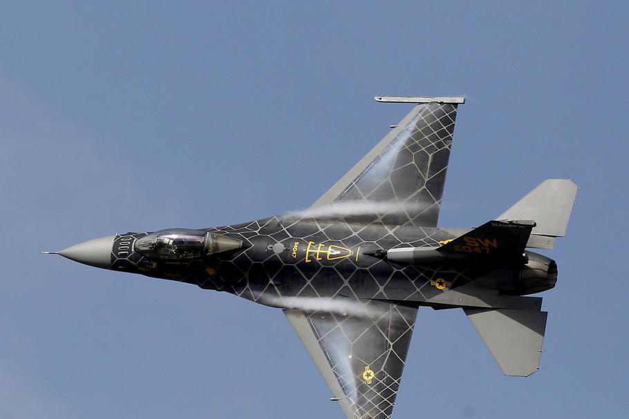 Amerykańskie F-16 nie są cudowną bronią, ale mogą transportować niemal wszystkie nowoczesne pociski.