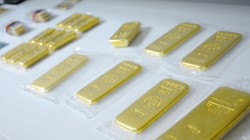 Ceny złota ustabilizowały się poniżej 1800 dolarów za uncję