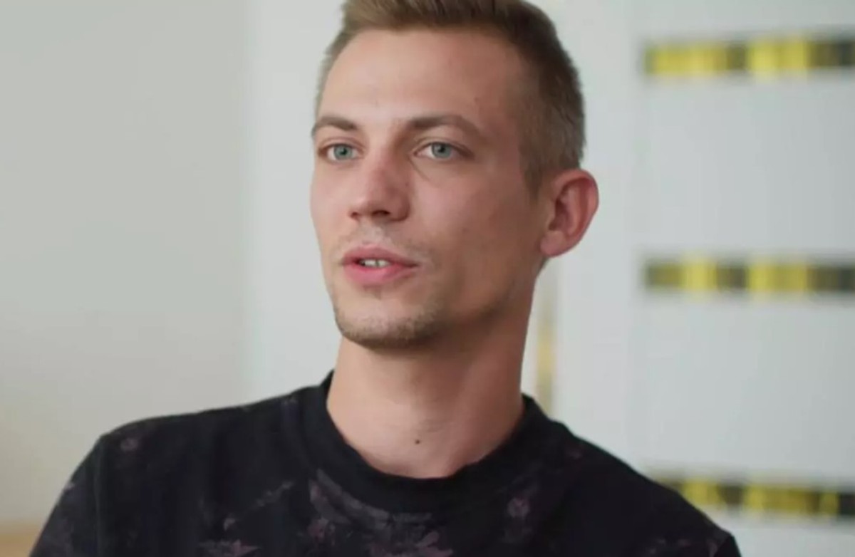 Adam spędził walentynki u boku ukochanej.