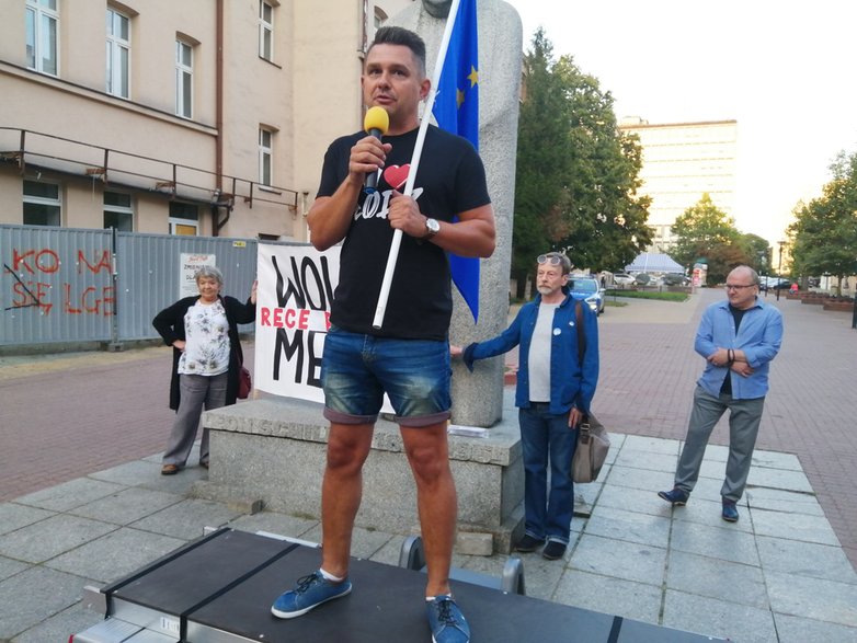 Protest przeciwko procedowaniu ustawy określanej jako LEX TVN 