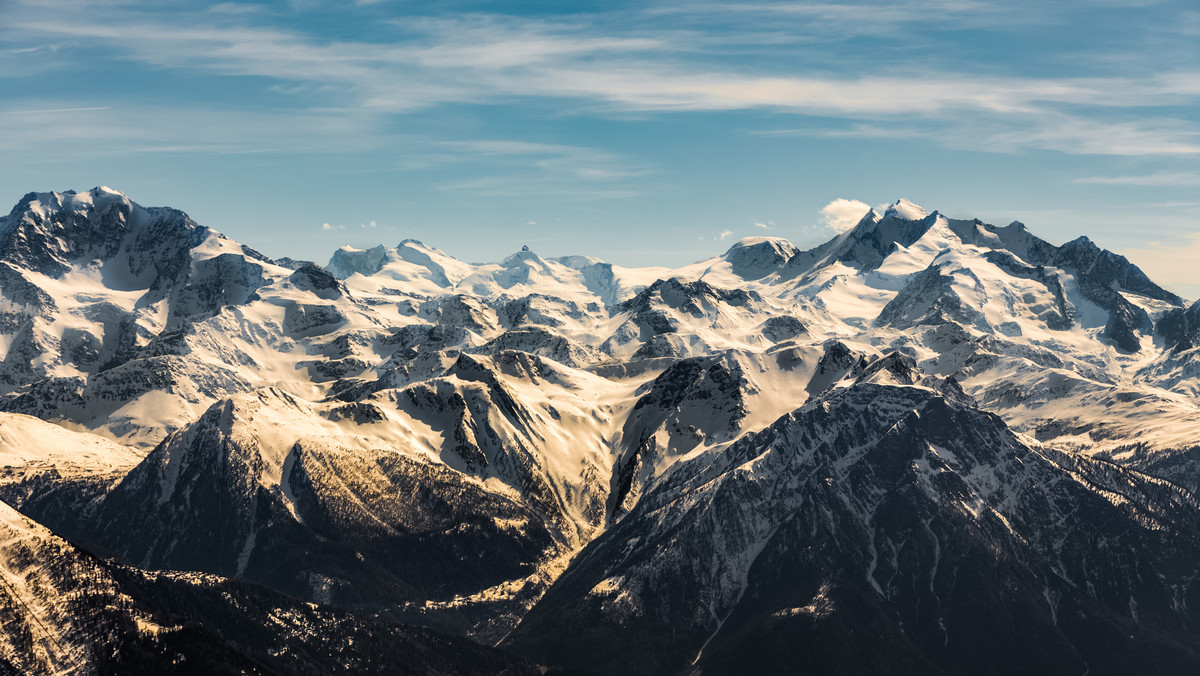 Kanadyjski alpinista i fotograf, Jean-Pierre Danvoye, odwiedził niedawno K2. Nie mógł uwierzyć, w to, co tam zastał. Na śniegu leżał dywan… śmieci. Zostawiła je polska ekspedycja.