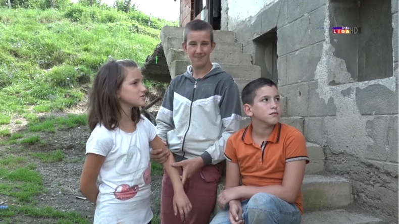 Momčilo je ostao sam sa troje dece