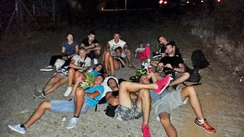 Gladni, žedni, umorni...