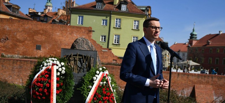 Premier: Nie można przykryć kurzem zapomnienia rosyjskich zbrodni ludobójstwa na Ukrainie