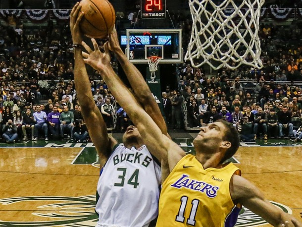 Piotr Szulczewski jest czołowym sponsorem Los Angeles Lakers. 