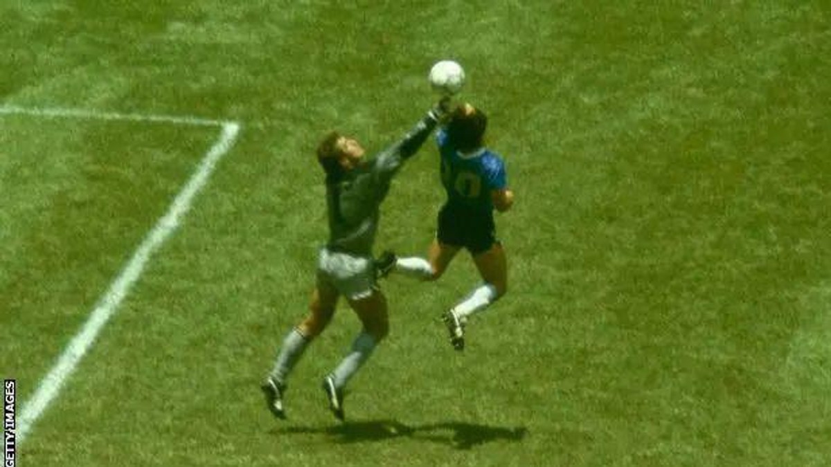 Maradonin gol rukom protiv Engleske jedan je od najčuvenijih pogodaka u istoriji Mundijala, a ove godine puni 40 godina | Foto: Getty Images