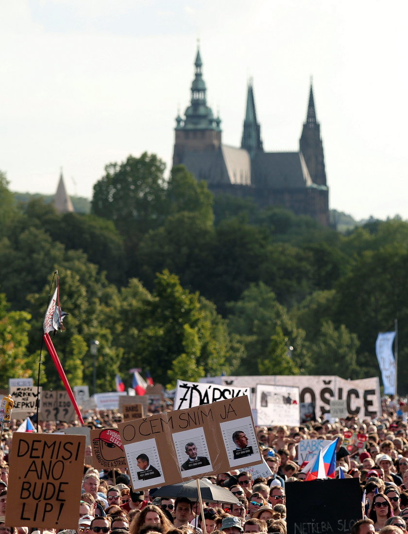 Ćwierć miliona Czechów wyszło na ulice