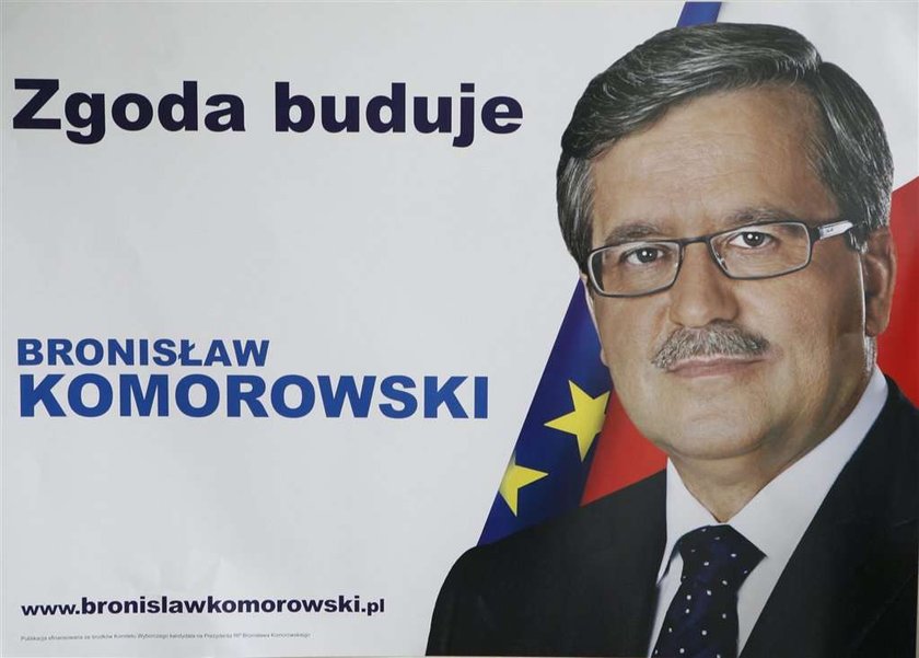 Komorowski odskoczył Kaczyńskiemu