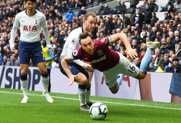 Fabiański zatrzymał Tottenham. Remis w meczu drużyn Bednarka i Boruca