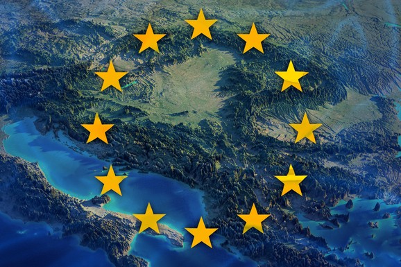 "EVROPSKA UNIJA VEĆ GUBI" Ulazak Albanije i Crne Gore u EU bi mogao dovesti do podela na Zapadnom Balkanu: "Građani očekuju više od pukih deklaracija"