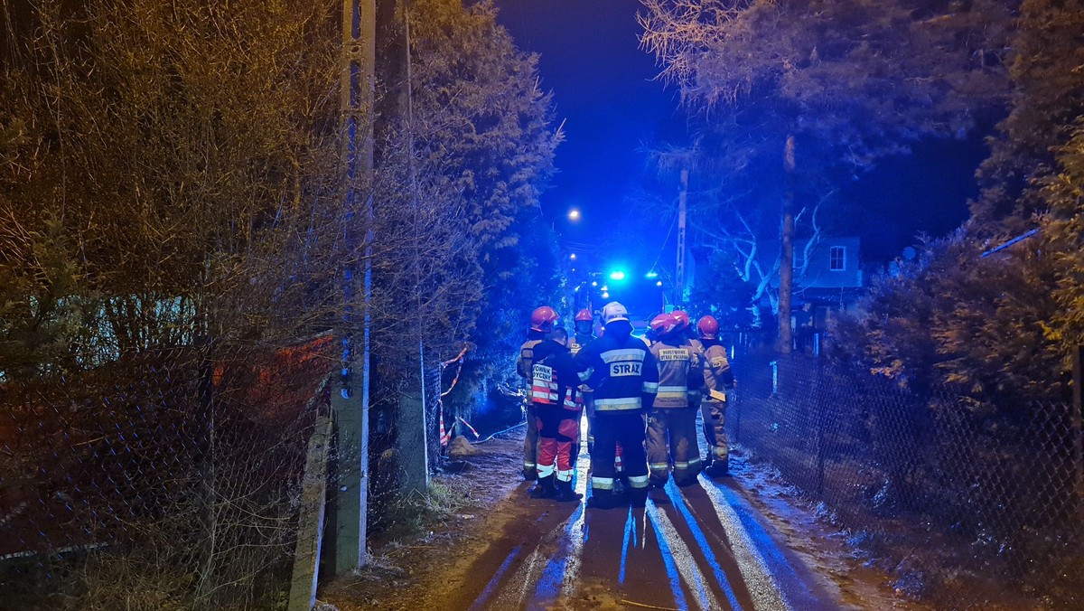 Pożar przyczepy kempingowej w Chotomowie. W zgliszczach znaleziono ciało