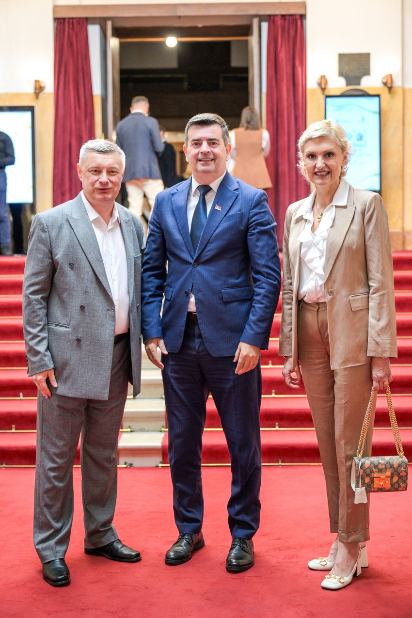 Prof. dr Goran Stevanović, Mirsad Đerlek i prof. dr Ivana Milošević (s leva na desno) na obeležavanju sto godina Klinike za infektivne i tropske bolesti UKC Srbije