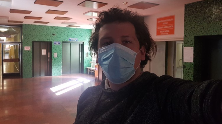 Vastag Tamás sofőrként önkénteskedik
