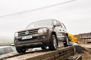 Test VW Amaroka na budowie wieżowca Q22