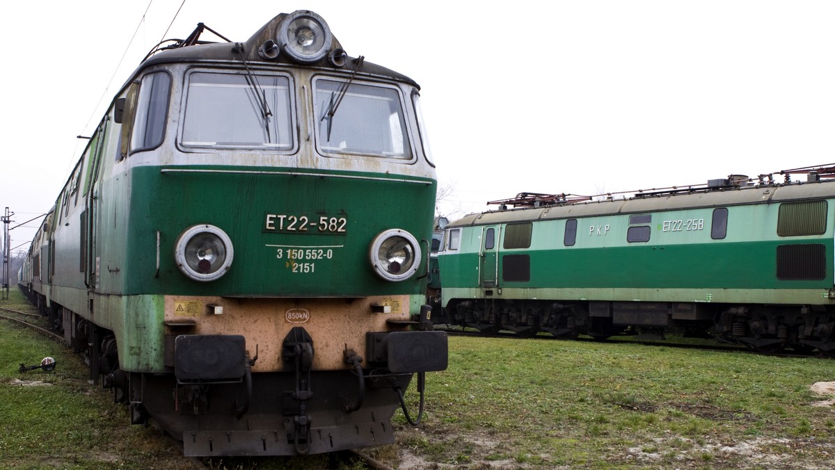 9 listopada zacznie się strajk w PKP Cargo - zdecydowały działające w tej spółce związki zawodowe, domagające się podwyżek dla pracowników w wysokości 250 zł netto. Związkowcy zastrzegają, że odwołają protest tylko w przypadku spełnienia ich żądań płacowych.