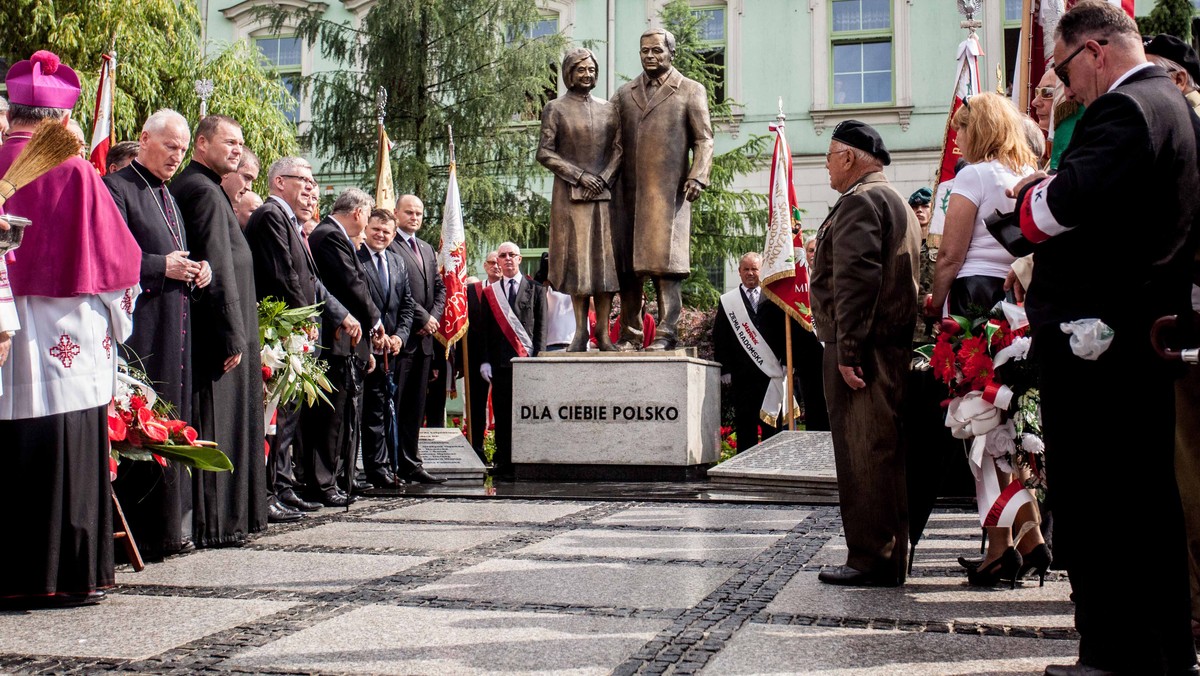 RADOM POMNIK KACZYŃSKICH ODSŁONIĘCIE UROCZYSTOŚCI