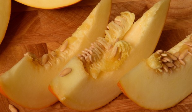 Dinja ne samo da pomaže u održavanju pravilne hidratacije, već pruža i vredne vitamine i minerale 