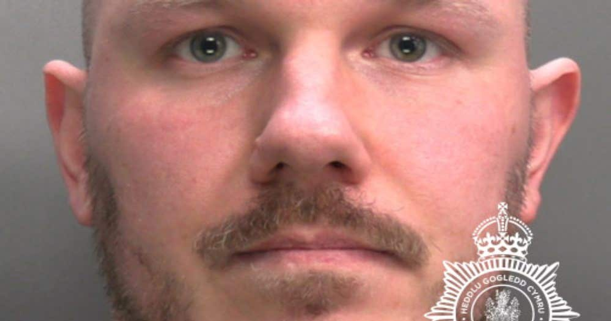 Man sold suicide chemicals for £100: Two victims died