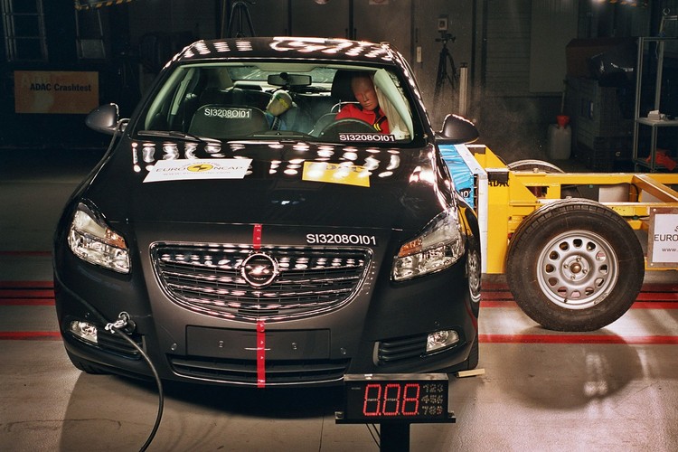 Opel Insignia ma też najbezpieczniejsze fotele